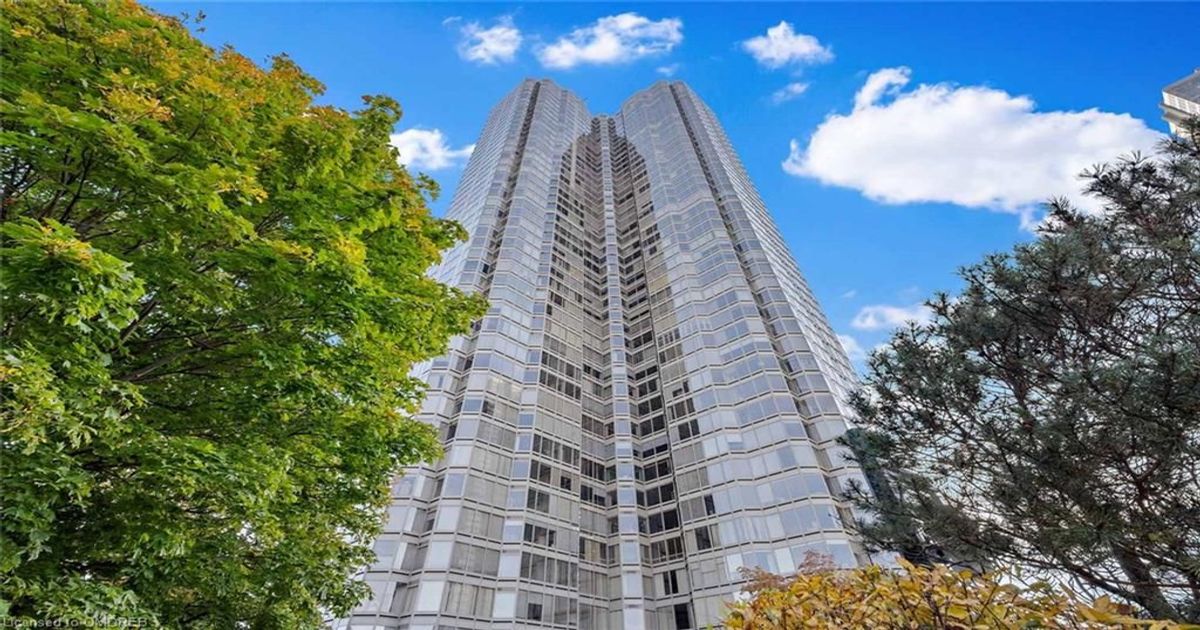 4406-1 PALACE PIER Court Toronto W06