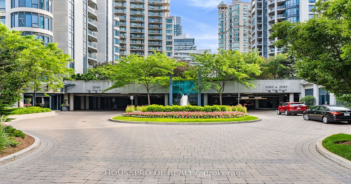 318-2095 Lake Shore Boulevard W Toronto W06