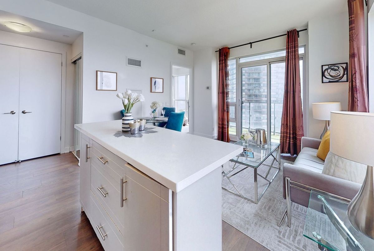 3206-2212 Lakeshore Boulevard W 3206-2212 Lakeshore Boulevard W Toronto W06