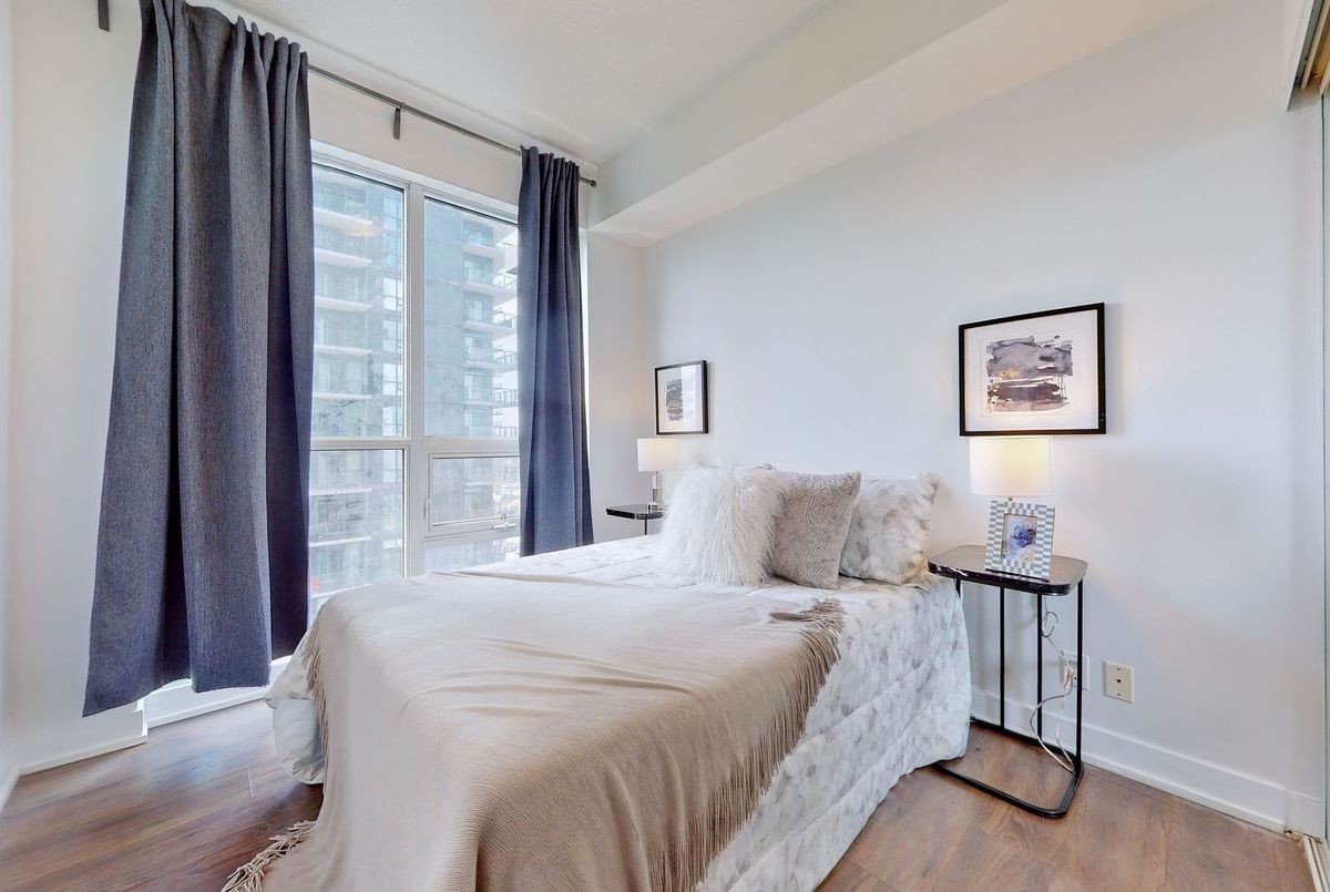 3206-2212 Lakeshore Boulevard W 3206-2212 Lakeshore Boulevard W Toronto W06