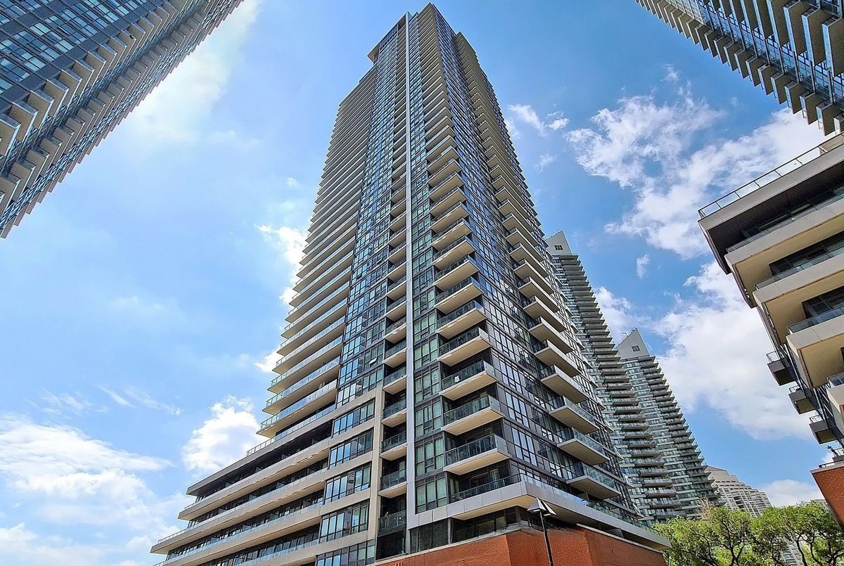 3206-2212 Lakeshore Boulevard W 3206-2212 Lakeshore Boulevard W Toronto W06