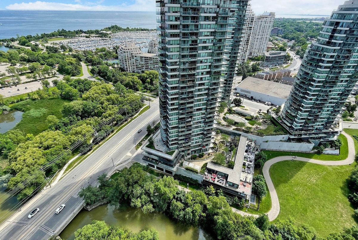 3206-2212 Lakeshore Boulevard W 3206-2212 Lakeshore Boulevard W Toronto W06