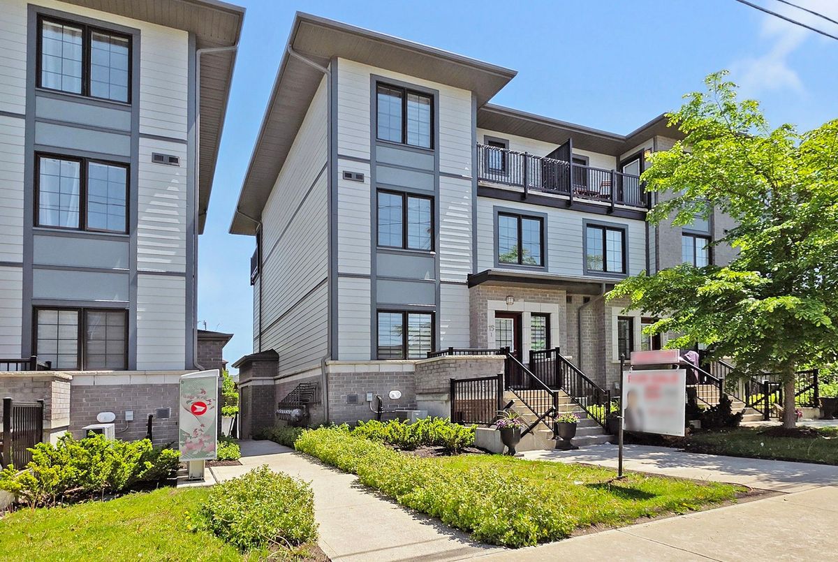 2-15 Forbes Avenue 2-15 Forbes Avenue Toronto W03