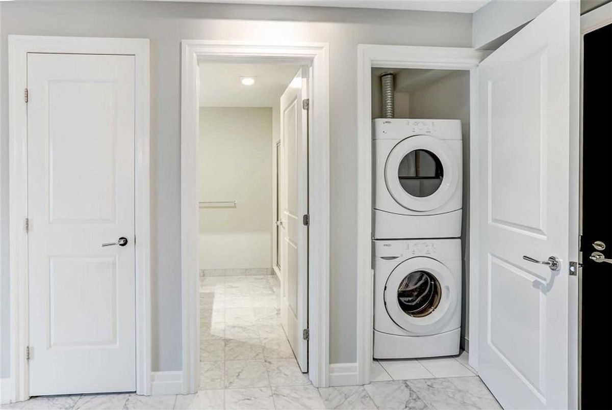 103-30 Old Mill Road 103-30 Old Mill Road Toronto W08