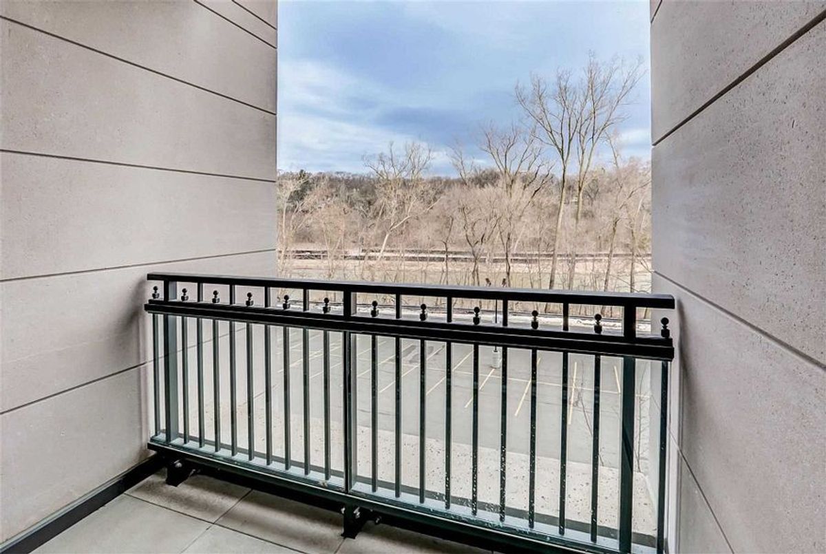 103-30 Old Mill Road 103-30 Old Mill Road Toronto W08