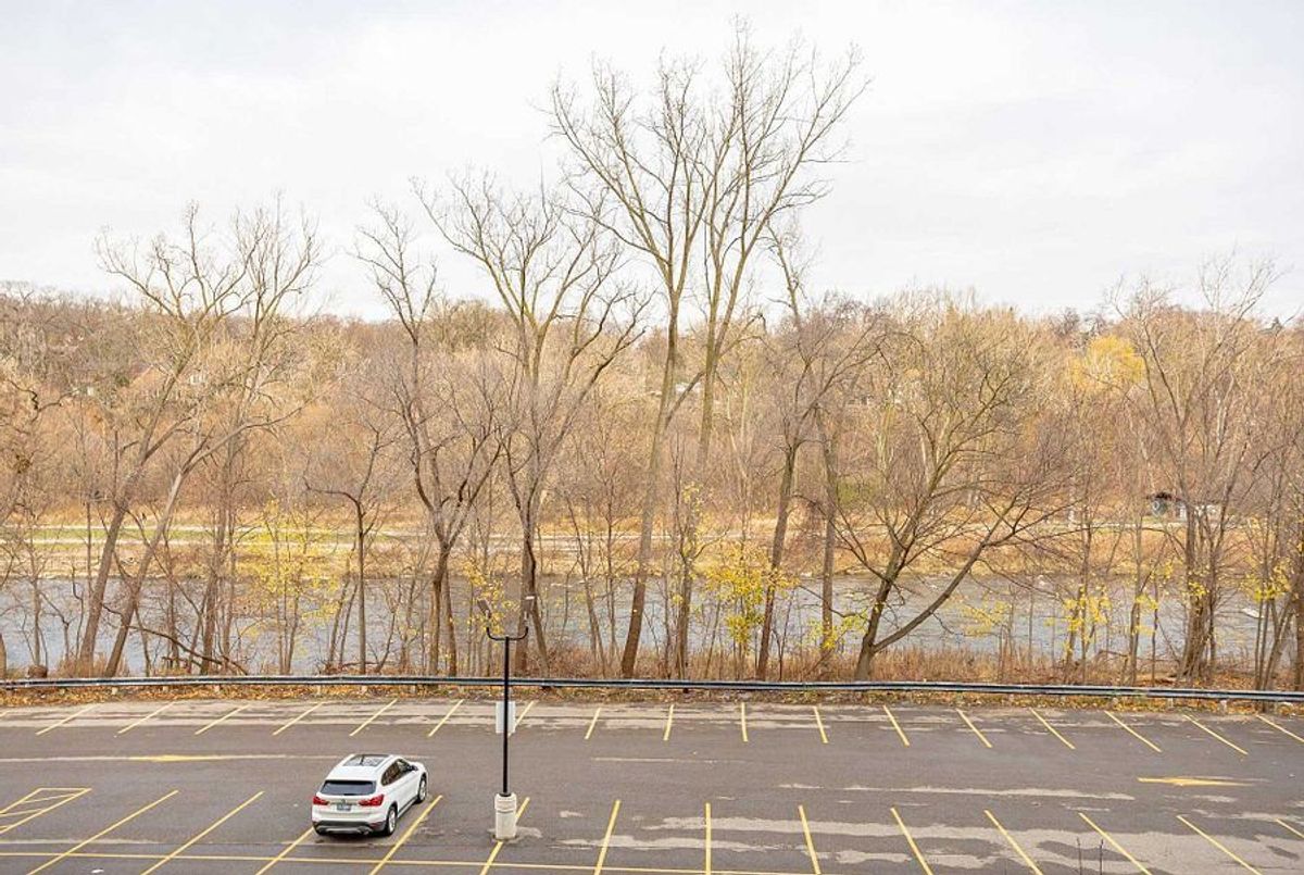 103-30 Old Mill Road 103-30 Old Mill Road Toronto W08