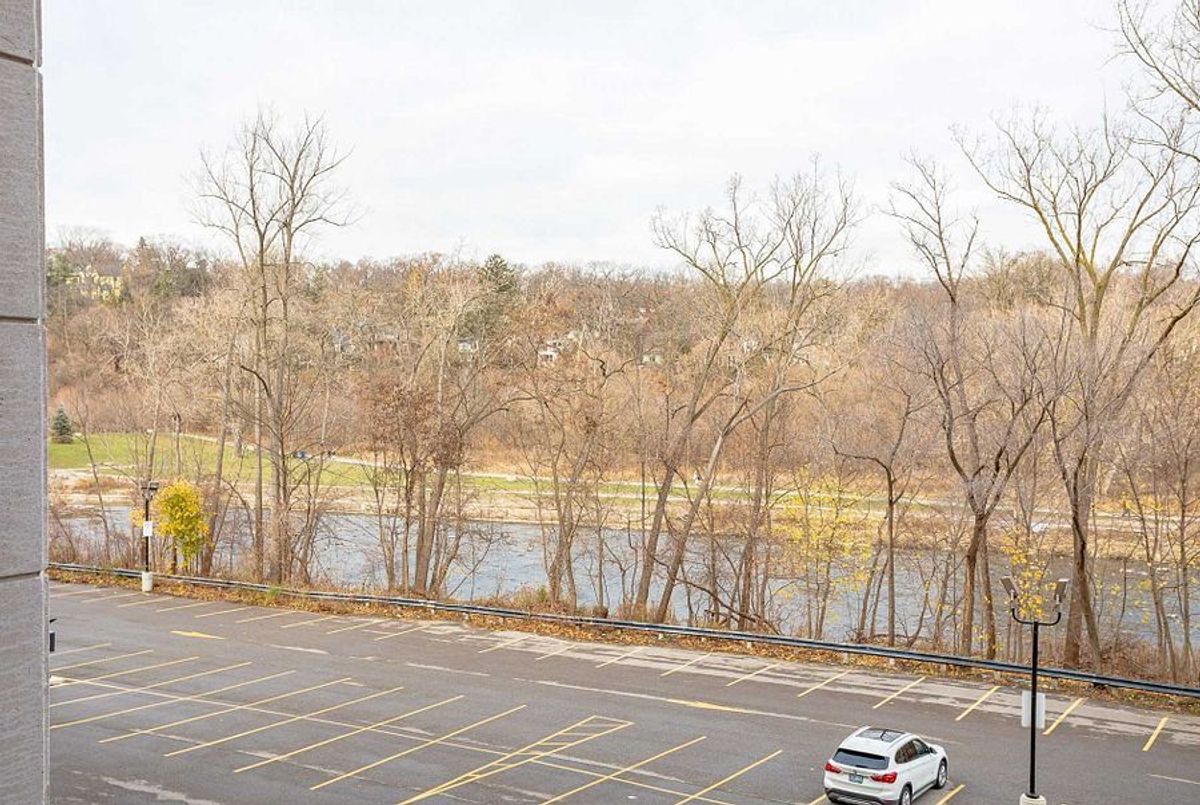 103-30 Old Mill Road 103-30 Old Mill Road Toronto W08