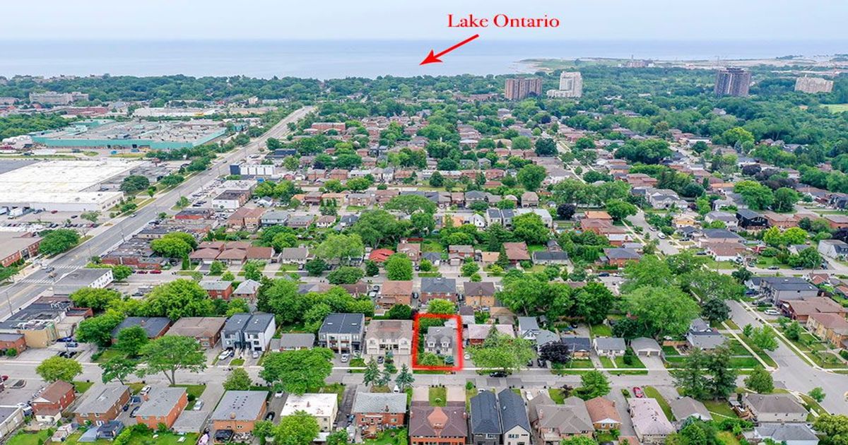 29 Roseland Drive Toronto W06