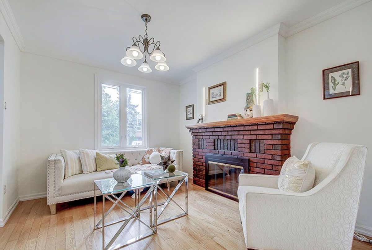 29 Roseland Drive 29 Roseland Drive Toronto W06