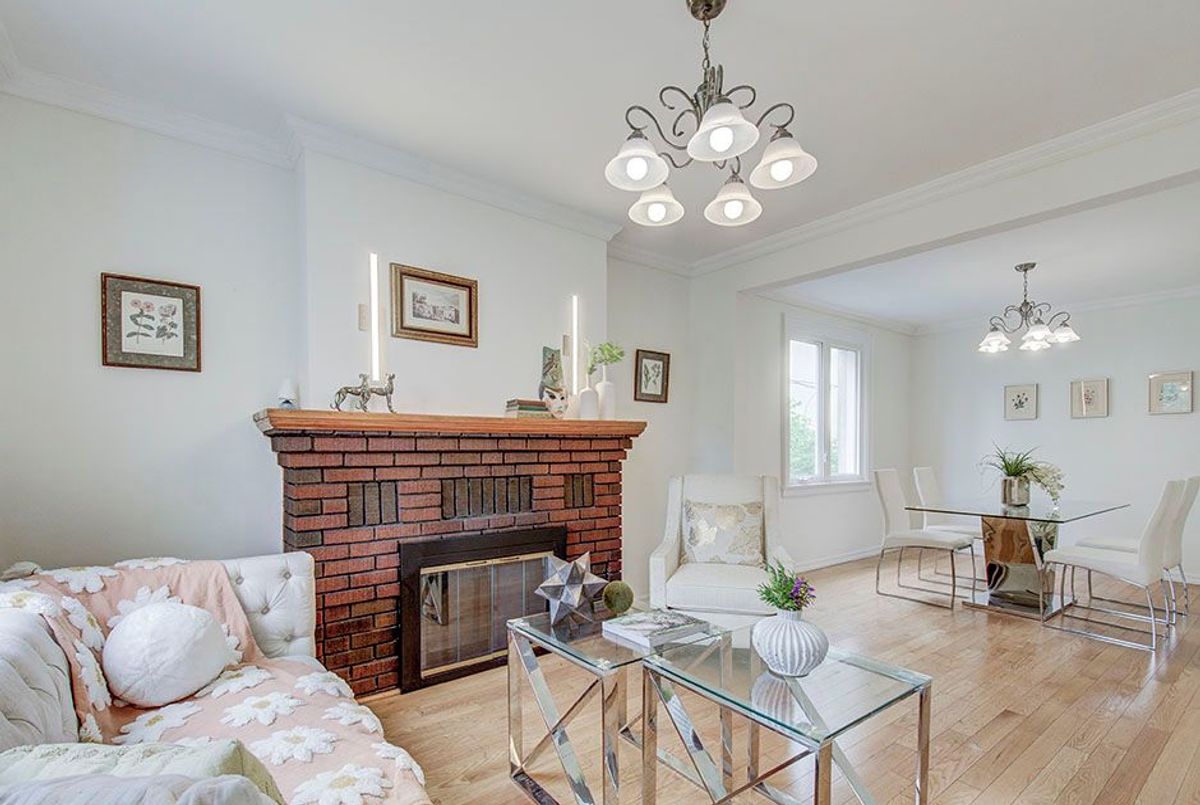 29 Roseland Drive 29 Roseland Drive Toronto W06