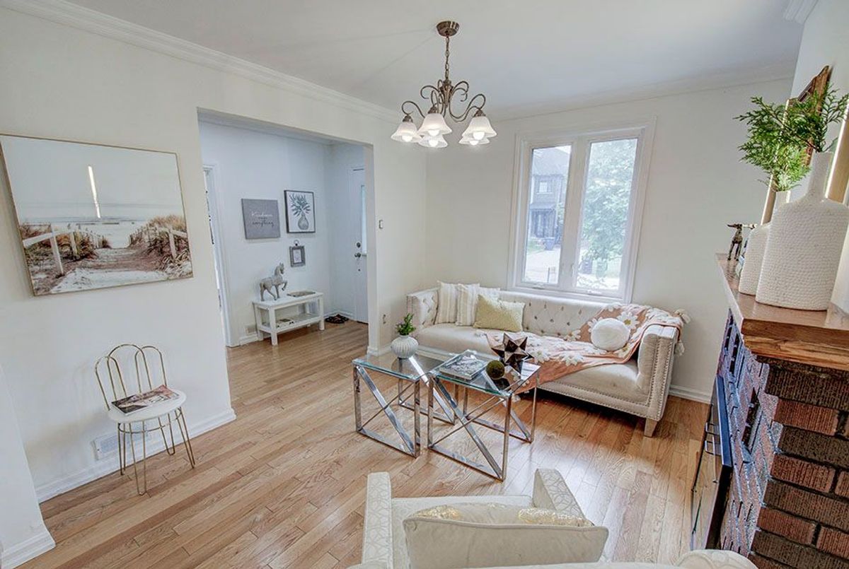 29 Roseland Drive 29 Roseland Drive Toronto W06