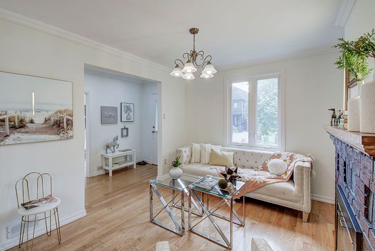 29 Roseland Drive 29 Roseland Drive Toronto W06