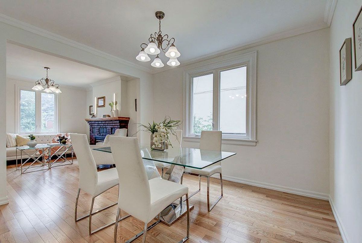 29 Roseland Drive 29 Roseland Drive Toronto W06