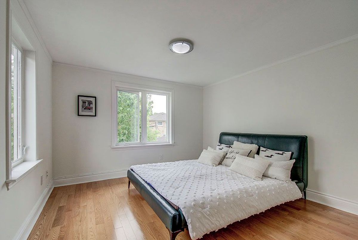 29 Roseland Drive 29 Roseland Drive Toronto W06