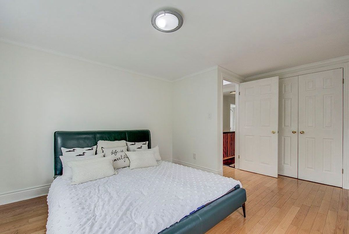 29 Roseland Drive 29 Roseland Drive Toronto W06