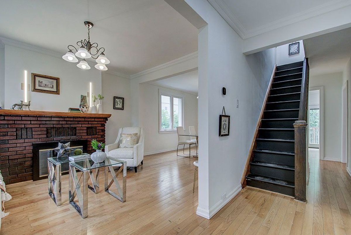 29 Roseland Drive 29 Roseland Drive Toronto W06