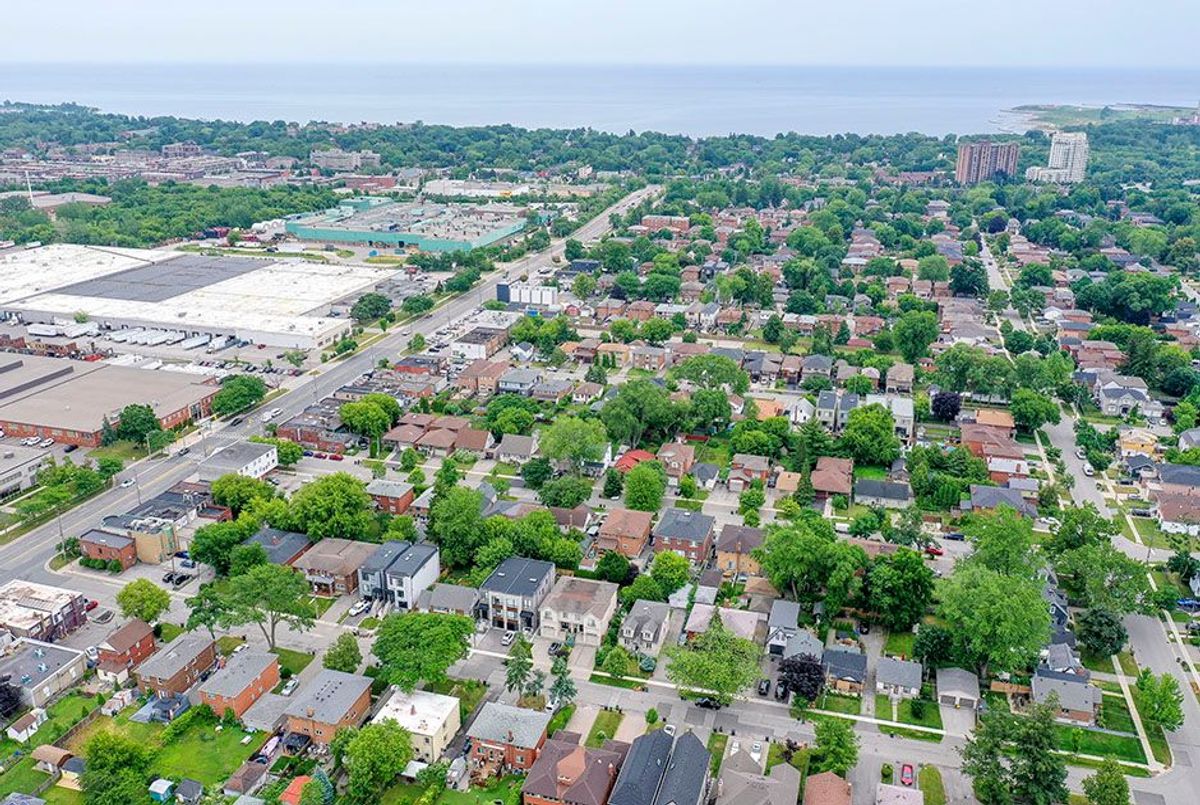 29 Roseland Drive 29 Roseland Drive Toronto W06