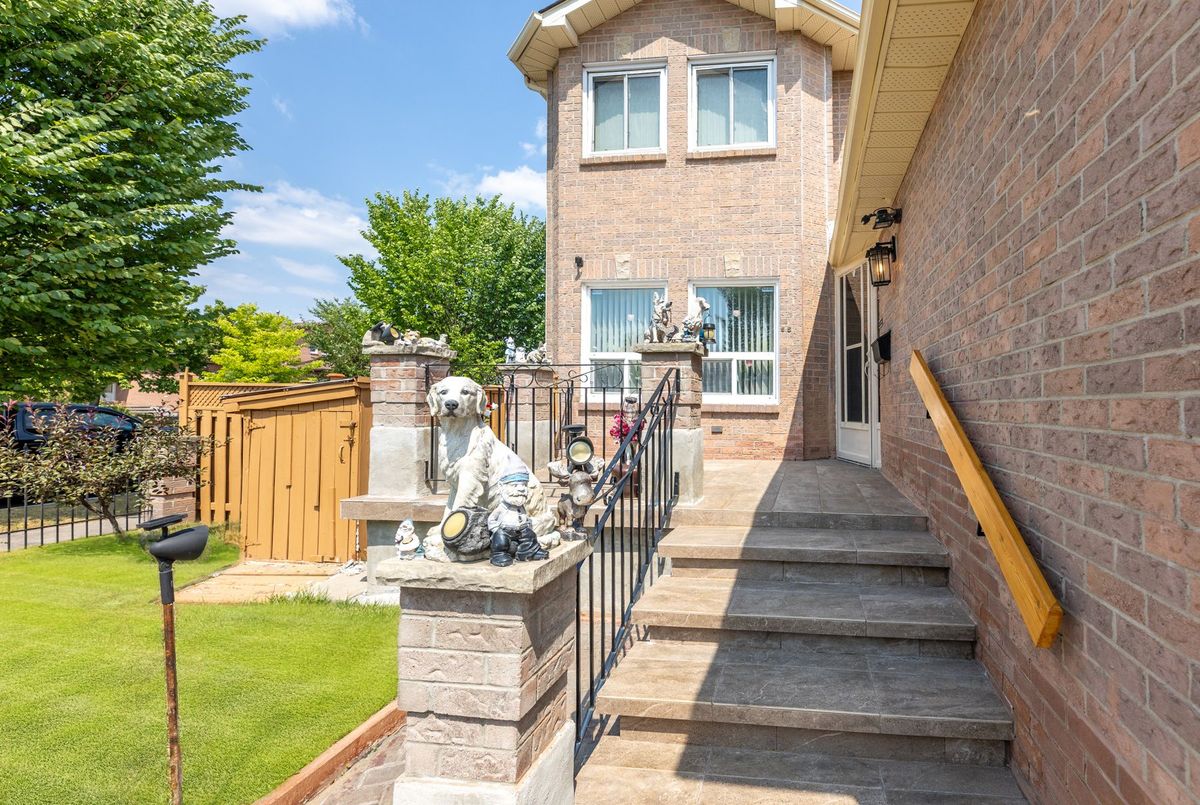 55 Atkins Circle 55 Atkins Circle Brampton