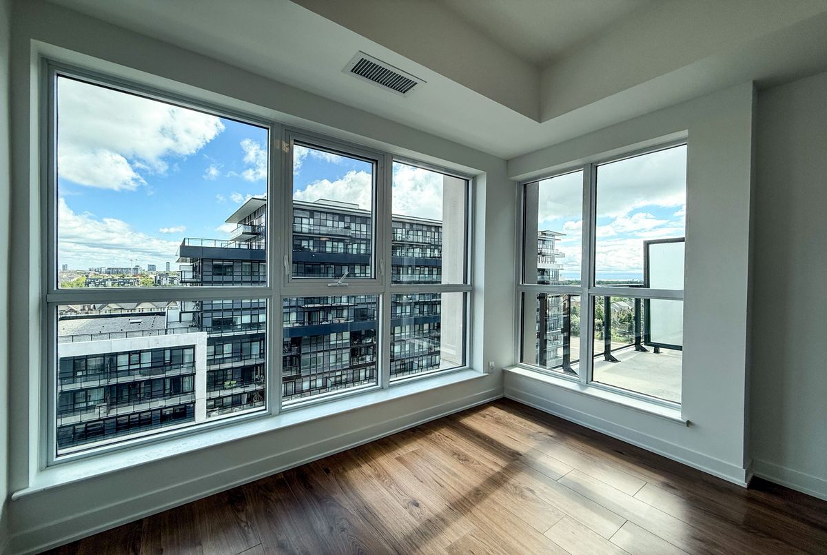 810-405 Dundas Street W 810-405 Dundas Street W Oakville
