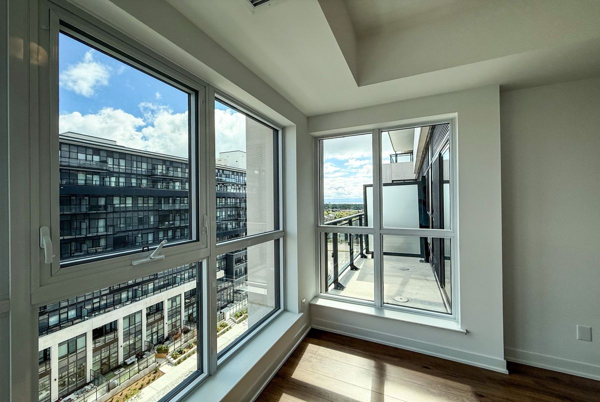 810-405 Dundas Street W 810-405 Dundas Street W Oakville