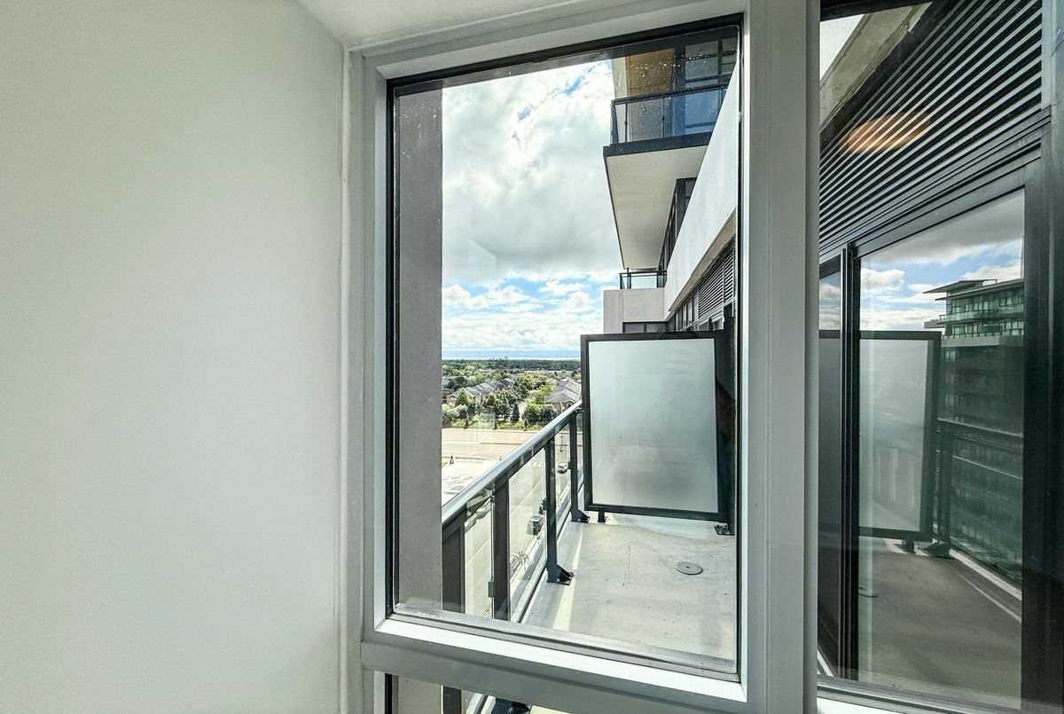 810-405 Dundas Street W 810-405 Dundas Street W Oakville