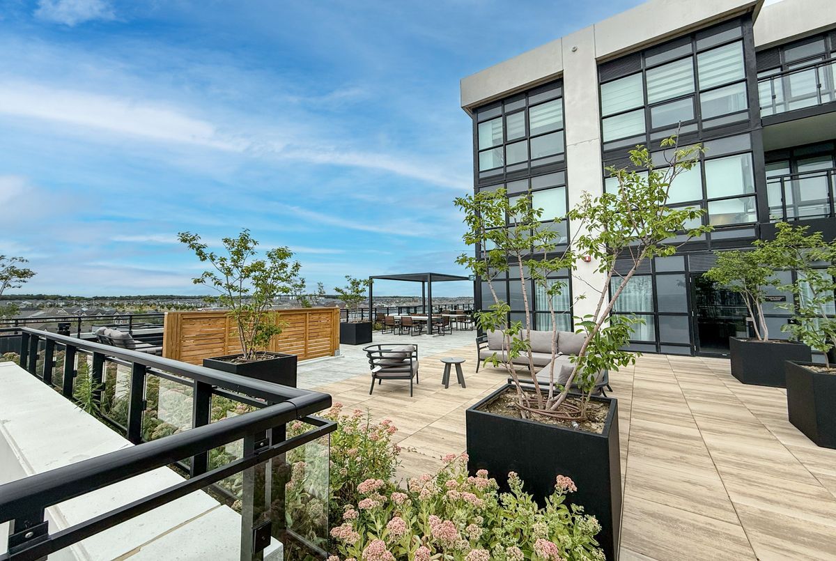 810-405 Dundas Street W 810-405 Dundas Street W Oakville