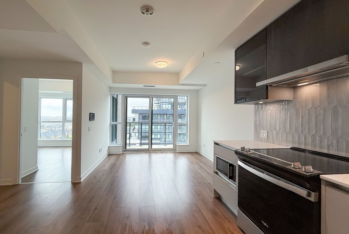 810-405 Dundas Street W 810-405 Dundas Street W Oakville