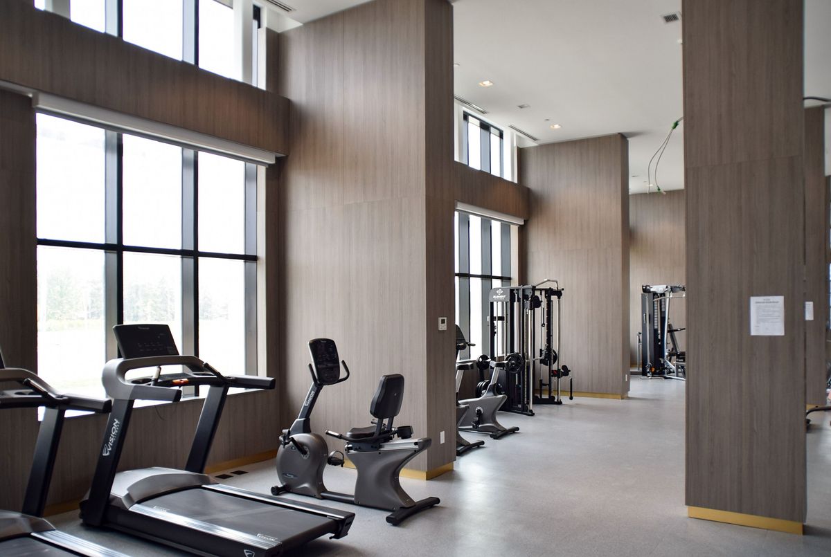 810-405 Dundas Street W 810-405 Dundas Street W Oakville