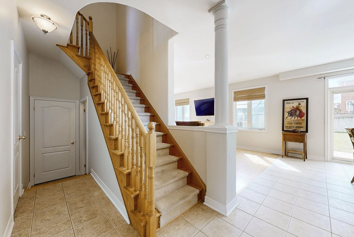 76 Cobblestone Court 76 Cobblestone Court Brampton