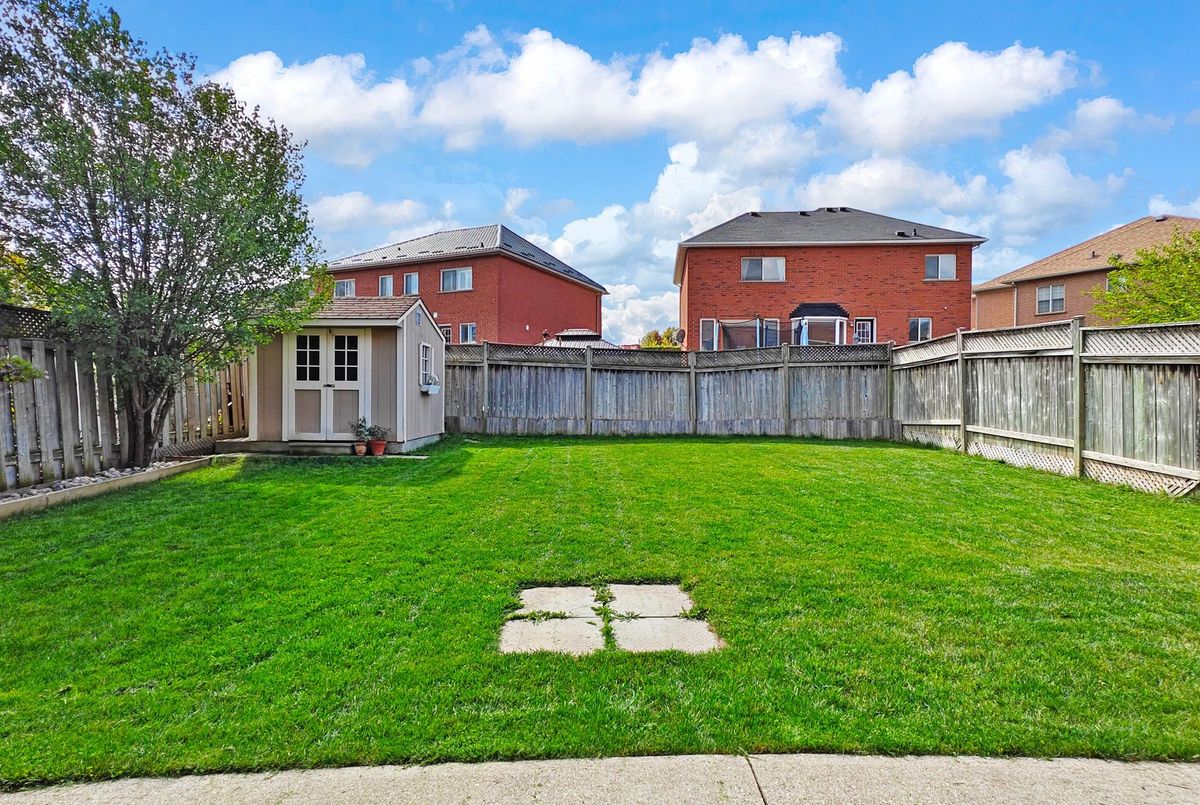 76 Cobblestone Court 76 Cobblestone Court Brampton
