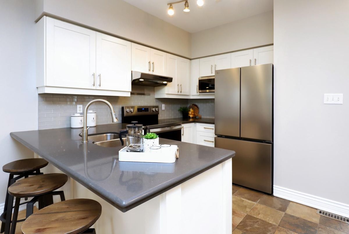 260 GLENASHTON Drive 260 GLENASHTON Drive Oakville