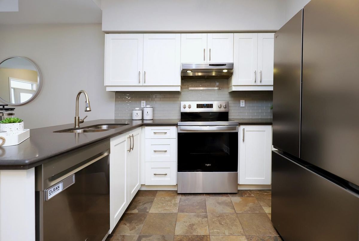 260 GLENASHTON Drive 260 GLENASHTON Drive Oakville