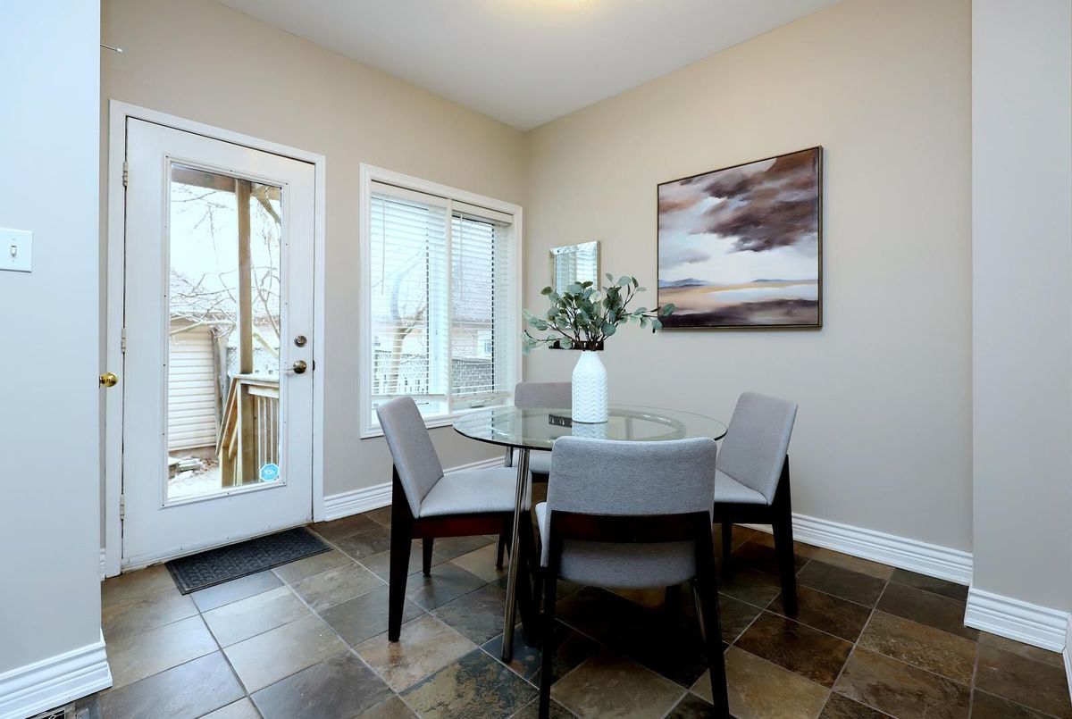 260 GLENASHTON Drive 260 GLENASHTON Drive Oakville