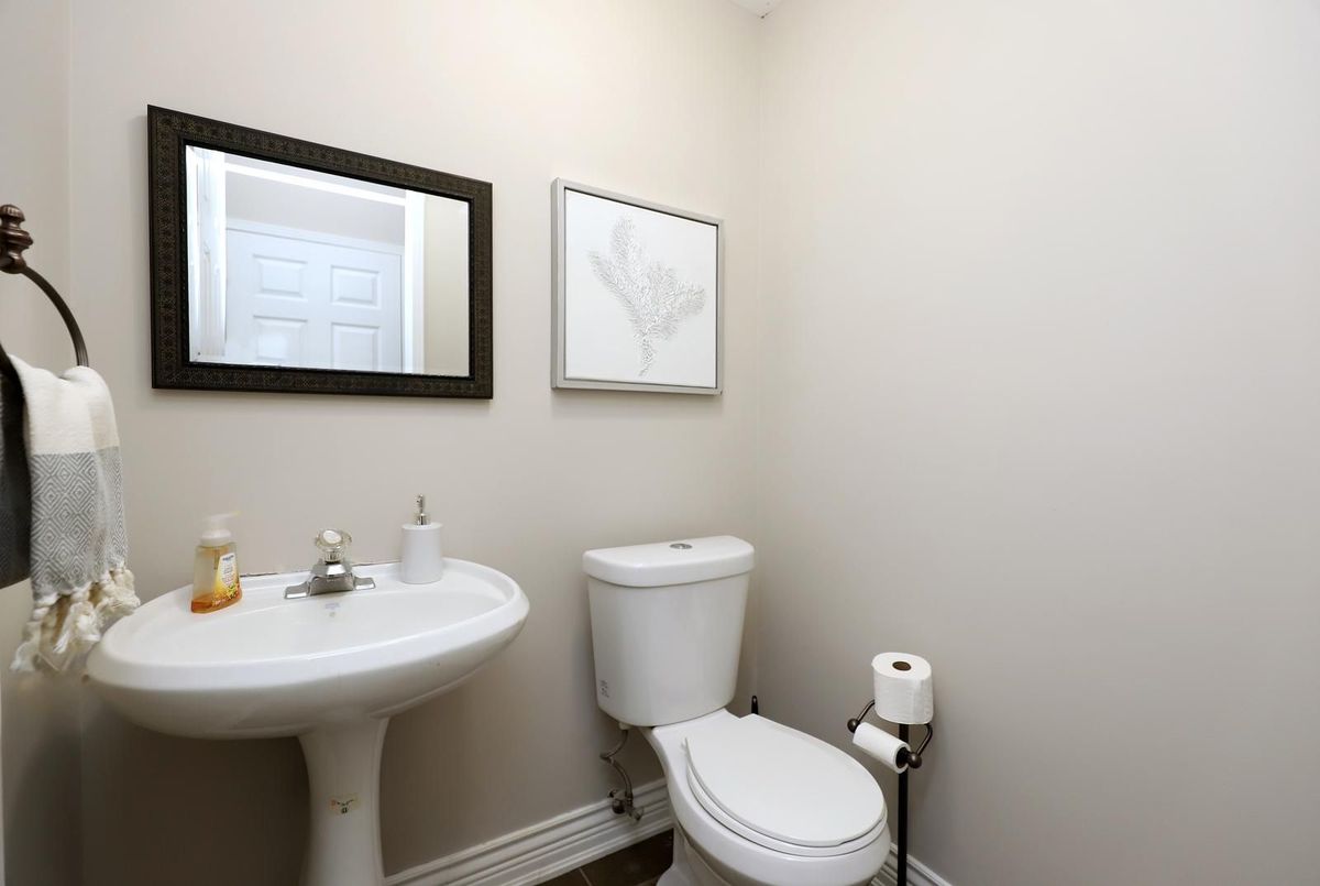 260 GLENASHTON Drive 260 GLENASHTON Drive Oakville