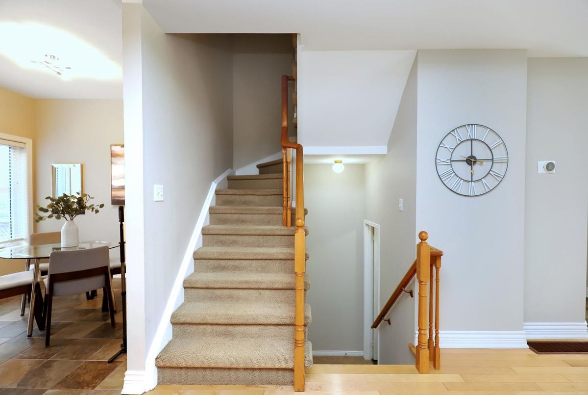 260 GLENASHTON Drive 260 GLENASHTON Drive Oakville