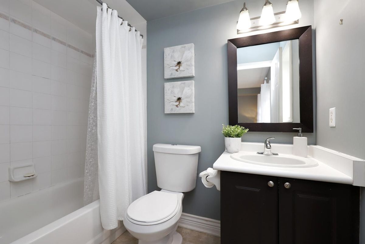 260 GLENASHTON Drive 260 GLENASHTON Drive Oakville
