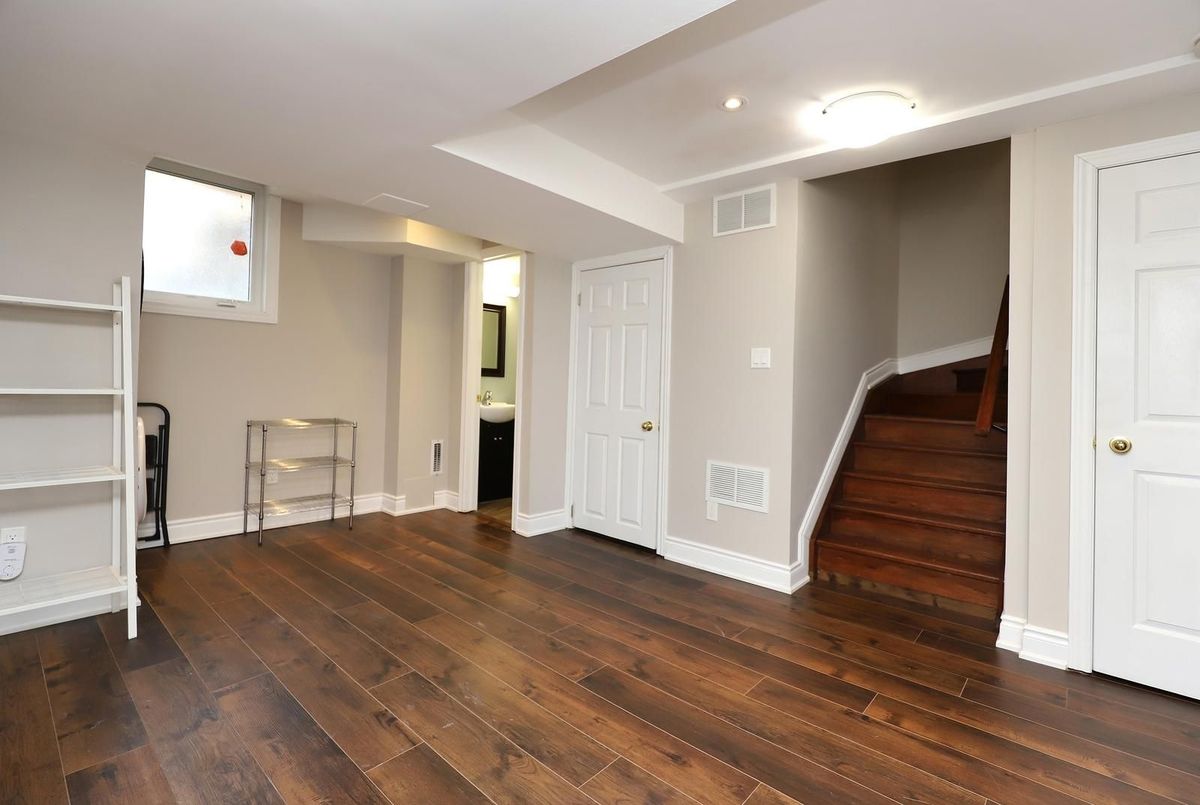 260 GLENASHTON Drive 260 GLENASHTON Drive Oakville