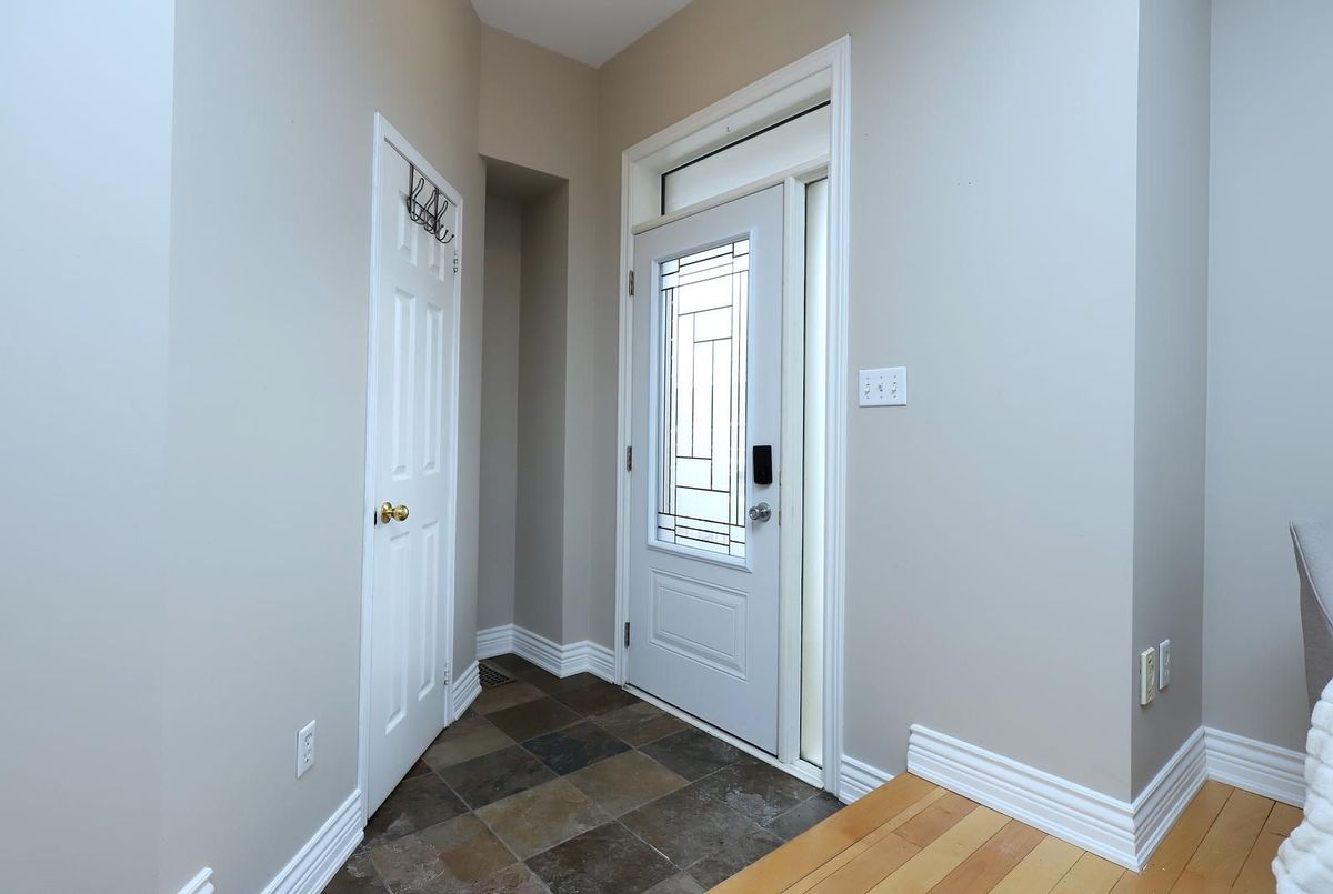 260 GLENASHTON Drive 260 GLENASHTON Drive Oakville