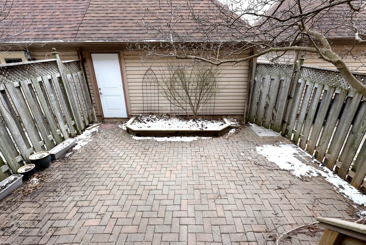 260 GLENASHTON Drive 260 GLENASHTON Drive Oakville