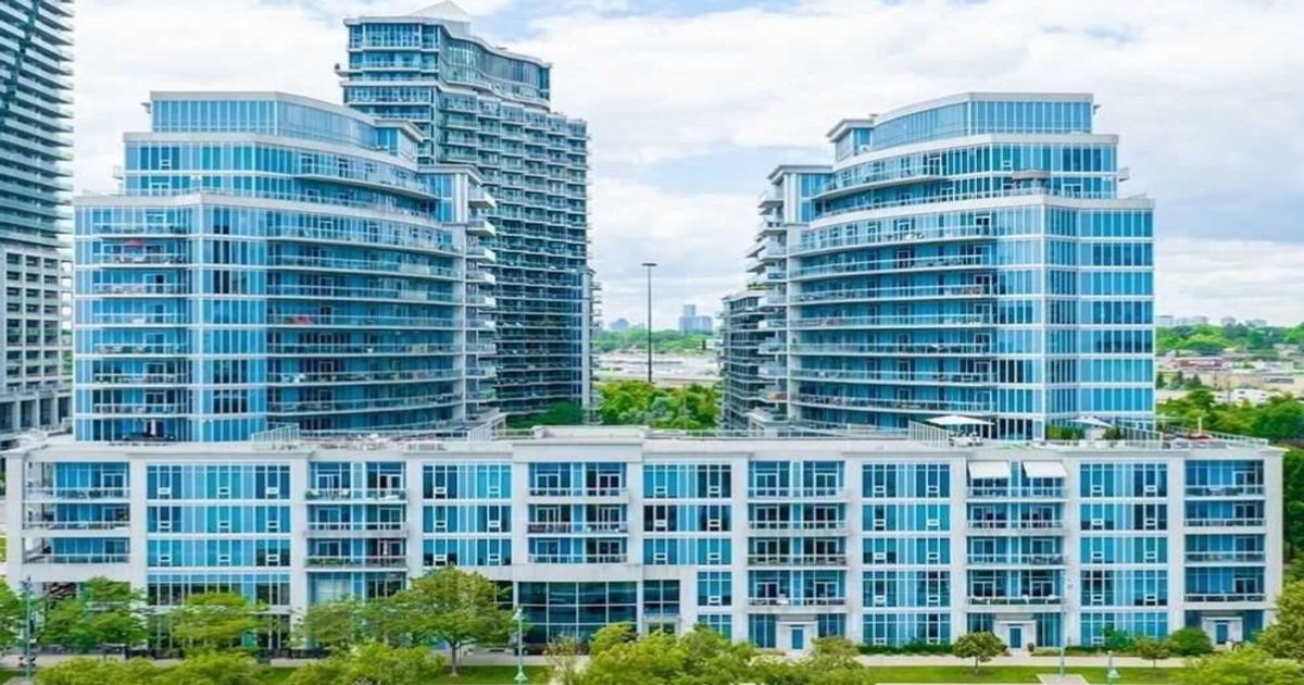 323-58 Marine Parade Drive Toronto W06