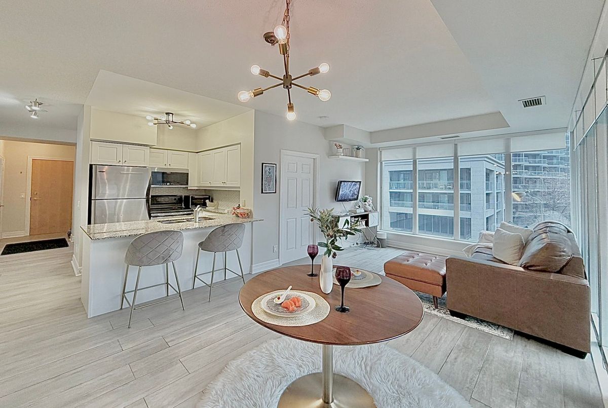 323-58 Marine Parade Drive 323-58 Marine Parade Drive Toronto W06