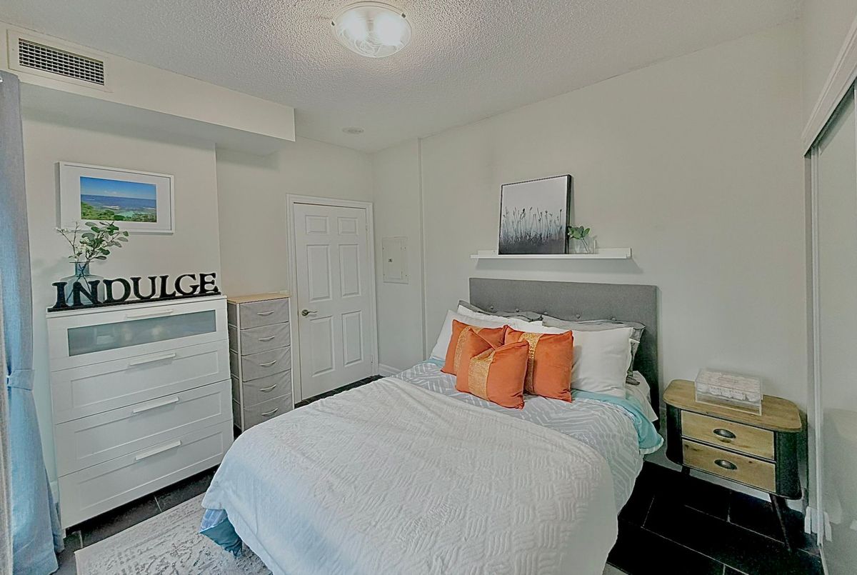 323-58 Marine Parade Drive 323-58 Marine Parade Drive Toronto W06