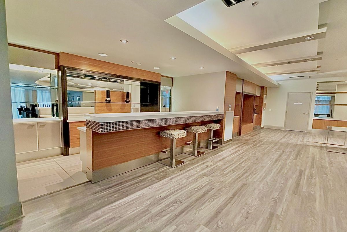 323-58 Marine Parade Drive 323-58 Marine Parade Drive Toronto W06
