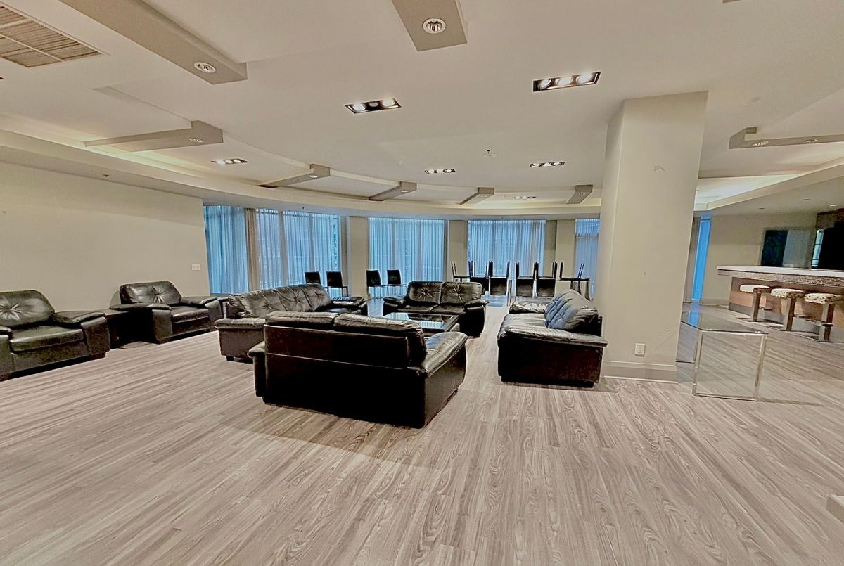 323-58 Marine Parade Drive 323-58 Marine Parade Drive Toronto W06
