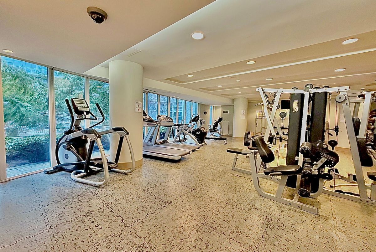 323-58 Marine Parade Drive 323-58 Marine Parade Drive Toronto W06