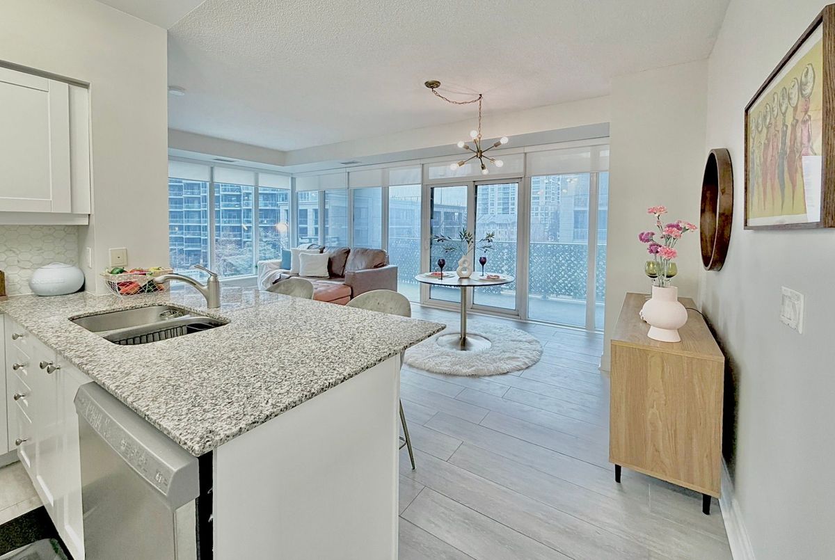 323-58 Marine Parade Drive 323-58 Marine Parade Drive Toronto W06