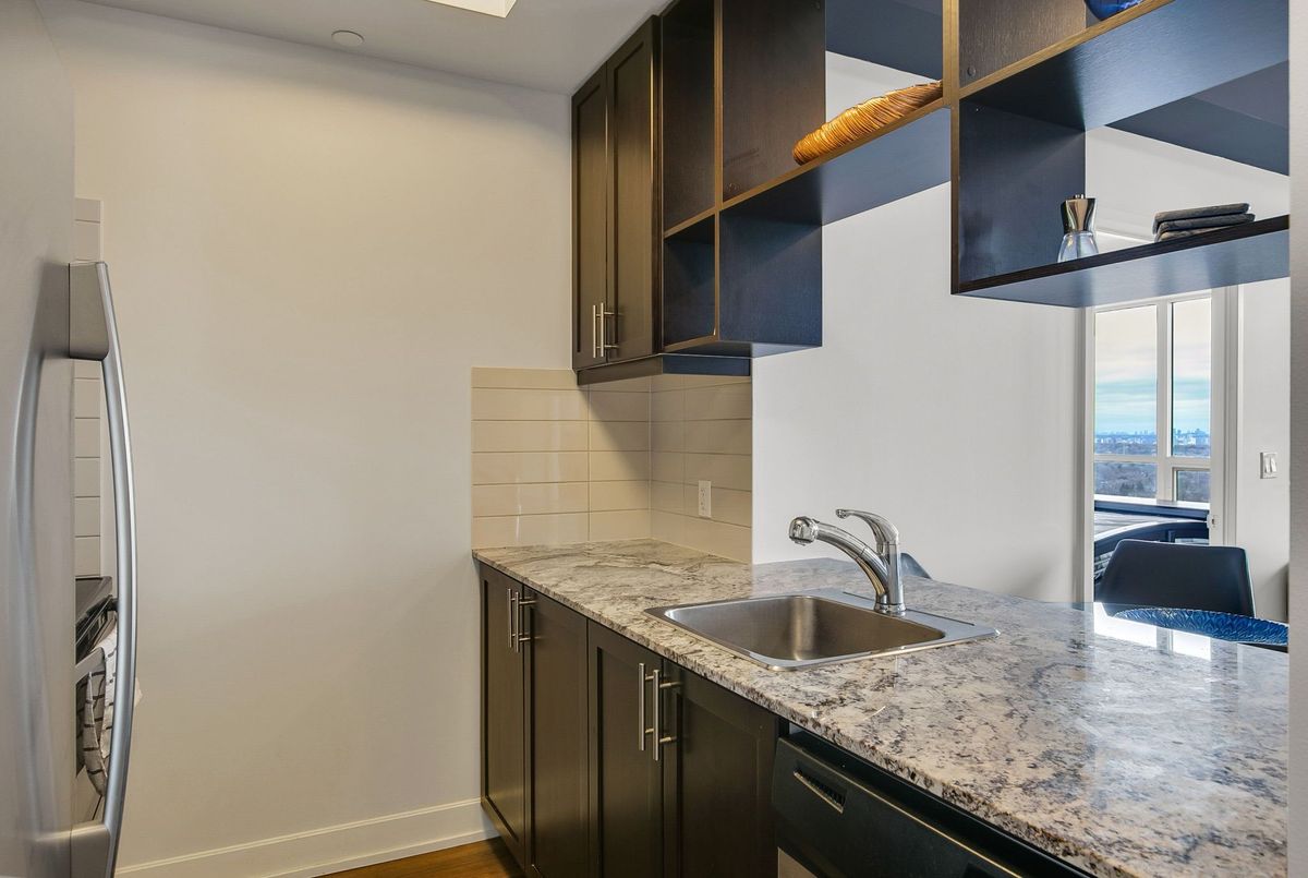 2625-2 Eva Road 2625-2 Eva Road Toronto W08