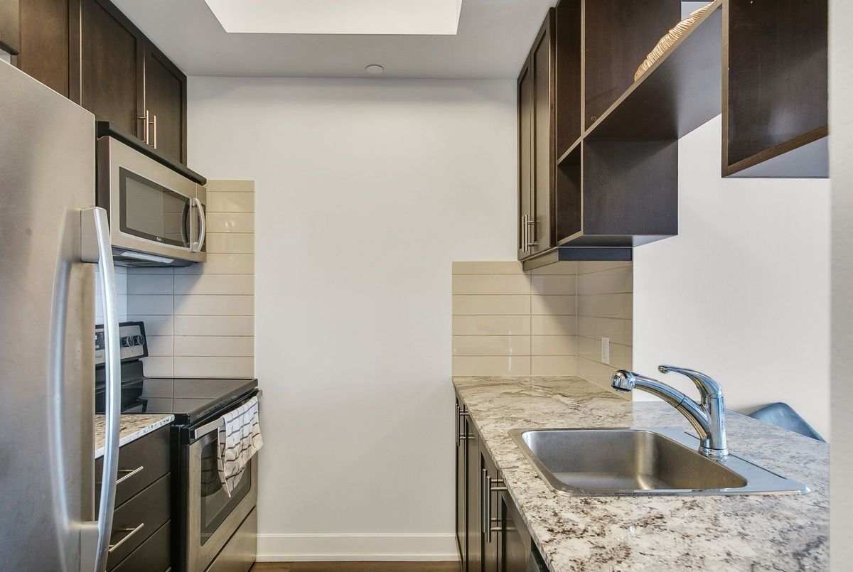 2625-2 Eva Road 2625-2 Eva Road Toronto W08