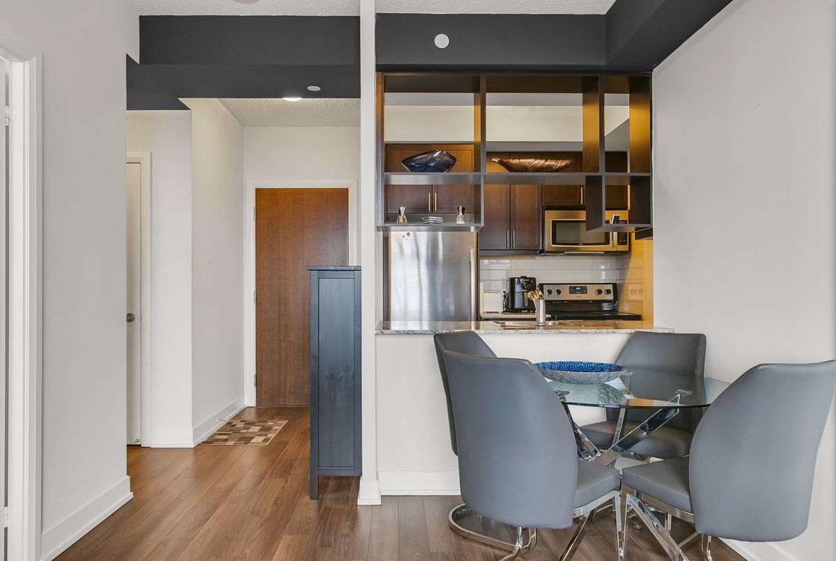 2625-2 Eva Road 2625-2 Eva Road Toronto W08