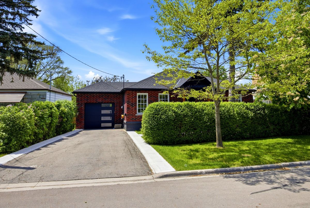 10 Dana Avenue 10 Dana Avenue Toronto W05
